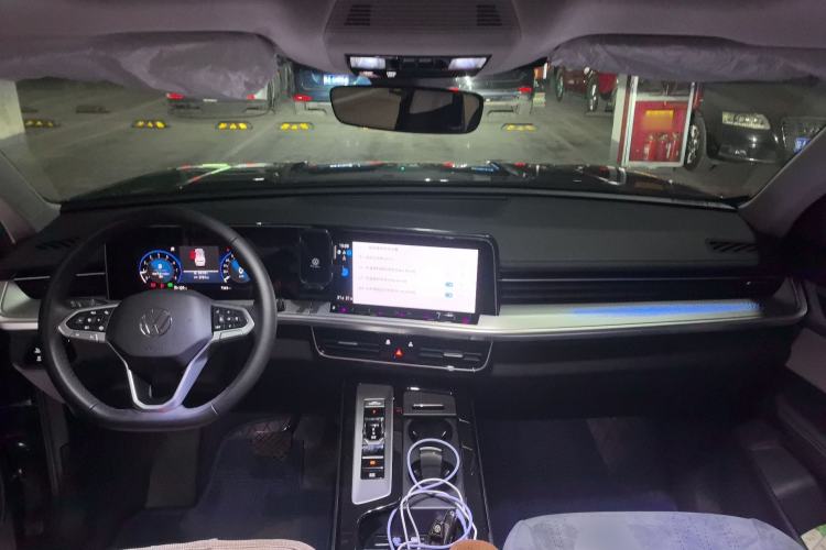 Used Volkswagen Tavendor 2024 330TSI Luxury Touring - All-Inclusive Edition