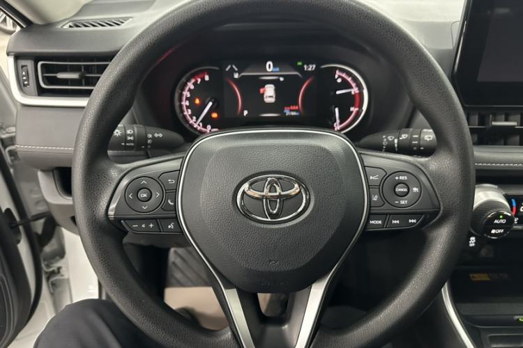 Used Toyota RAV4 2023 2.0L CVT Two-Wheel Drive Fashion Edition
