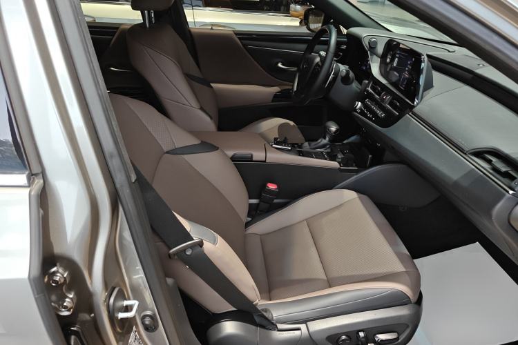 Used Lexus ES 2021 200 Excellence Edition
