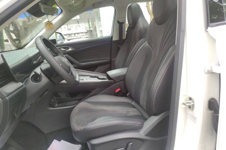 Used Roewe D5X DMH 2024 135 Tech Edition
