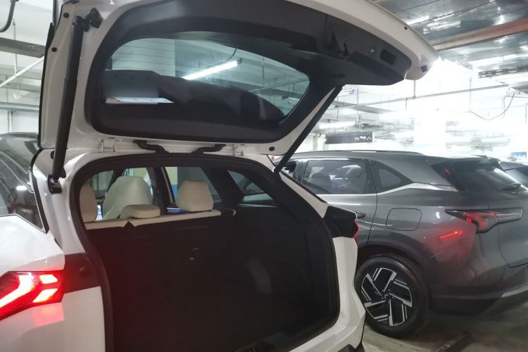 Used  L7 2023 1.5T 115 km Starship
