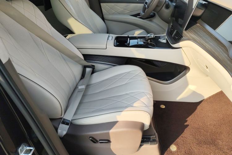 Used Denza D9 2022 DM-i 970 Four-Wheel Drive Flagship Model