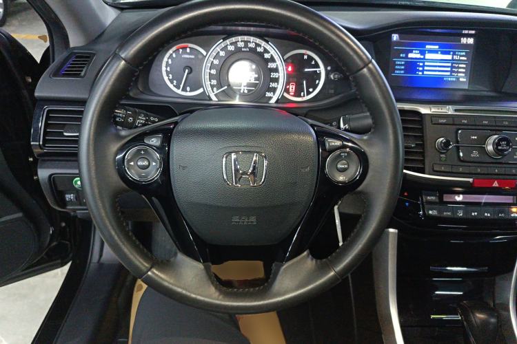 Used Honda Accord 2016 2.0L Luxury Edition
