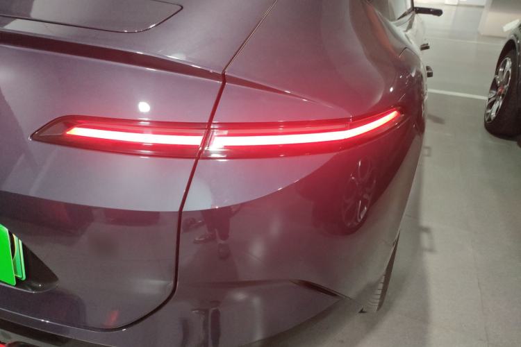 Used  12 2025 Ultra Extended-Range Edition
