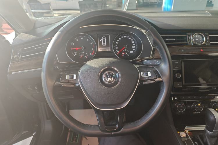 Used Volkswagen Magotan 2018 Facelift 330TSI DSG Luxury Model
