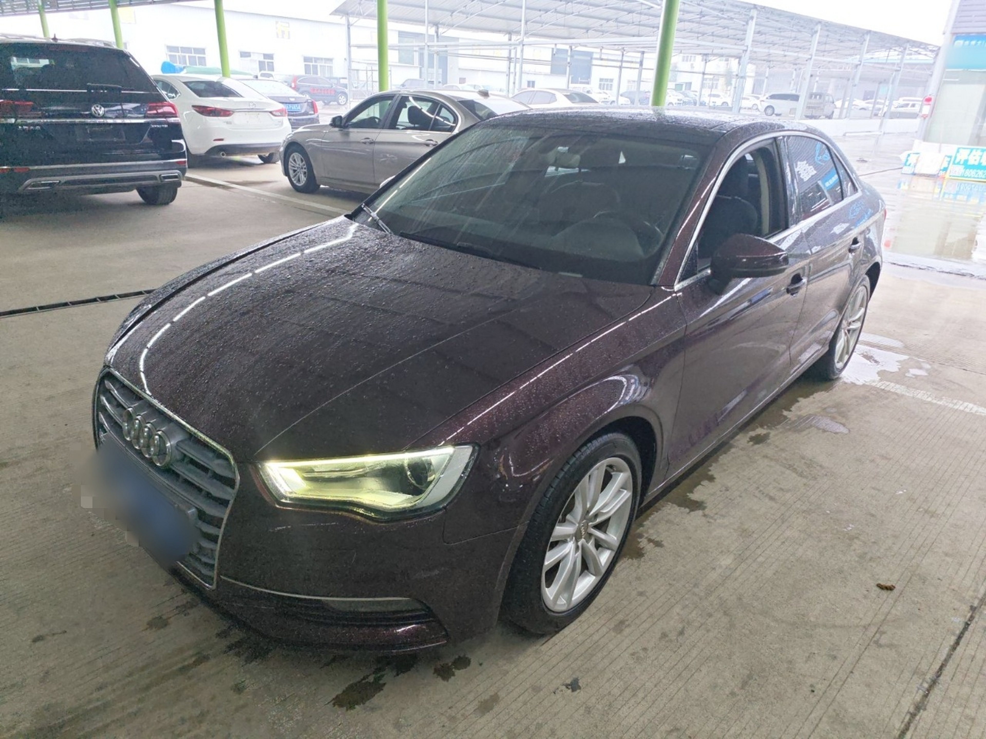 Под передней частью автомобиля