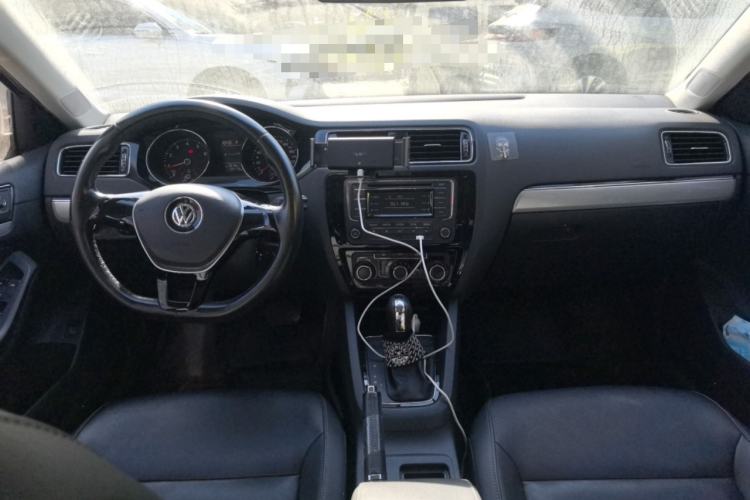 Used Volkswagen Sagitar 2015 230TSI Automatic Comfort Version