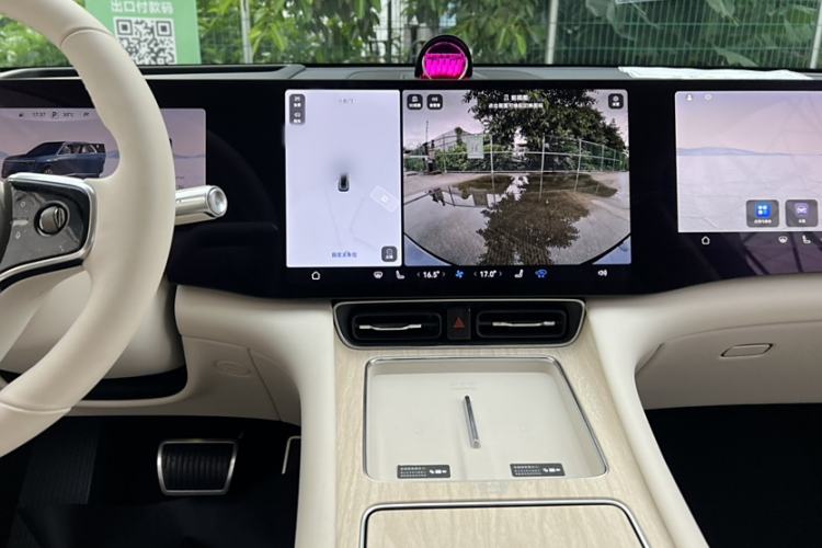 Used Hima AITO M8 2025 Extended-Range Max Version 37 kWh 6-Seater
