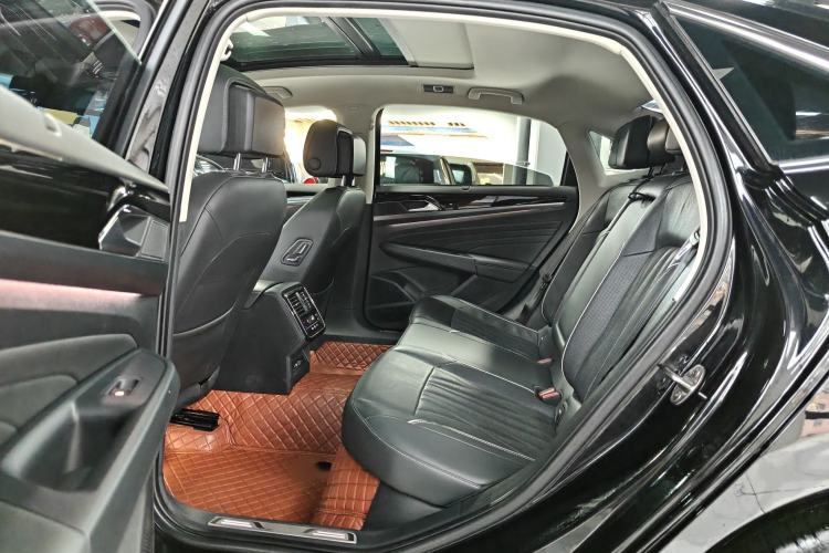 Used Volkswagen Passat 2023 330TSI Luxury Edition
