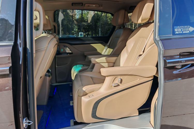 Used Buick GL8 2021 ES Landtrek 653T Luxury Model