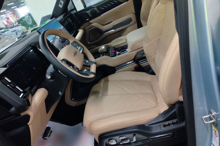 Used  Leopard 8 2025 Smart & Brave Flagship Edition 7 Seats