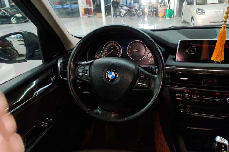 Used BMW X5 2015 xDrive28i
