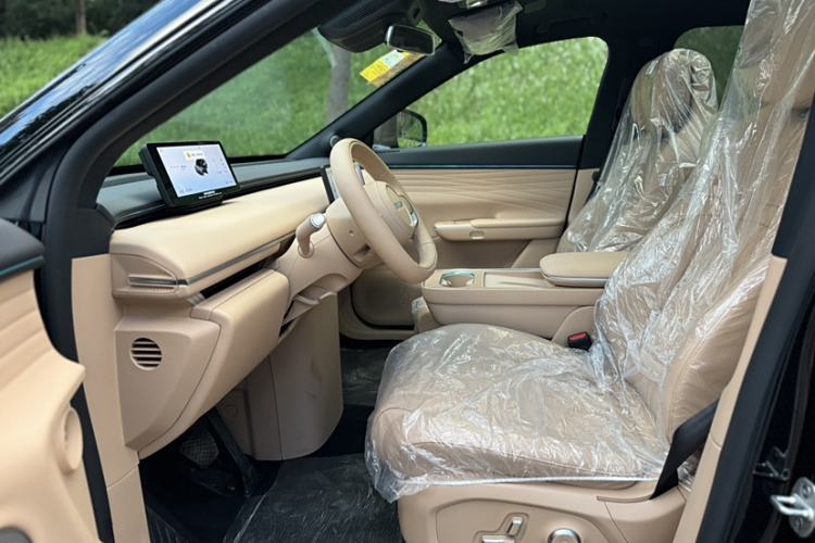 Used  Star Era ET 2025 Range-Extended 240 Pro All-Wheel Drive High-Speed Driver Assistance
