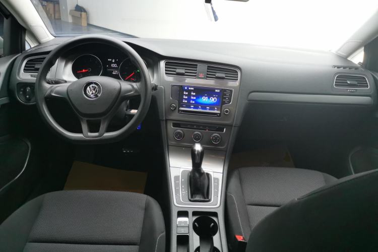 Used Volkswagen Golf 2016 1.6L Automatic Fashion Model