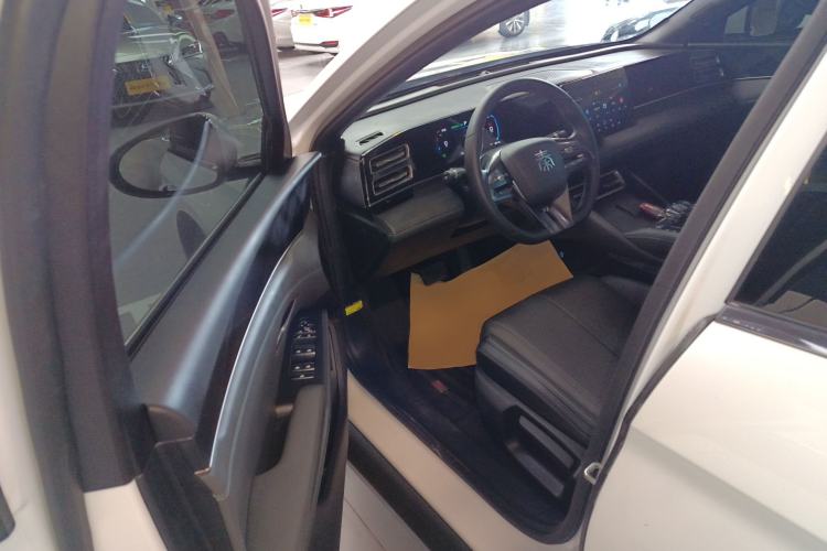 Used BYD Qin L 2024 DM-i 80KM Leading Model
