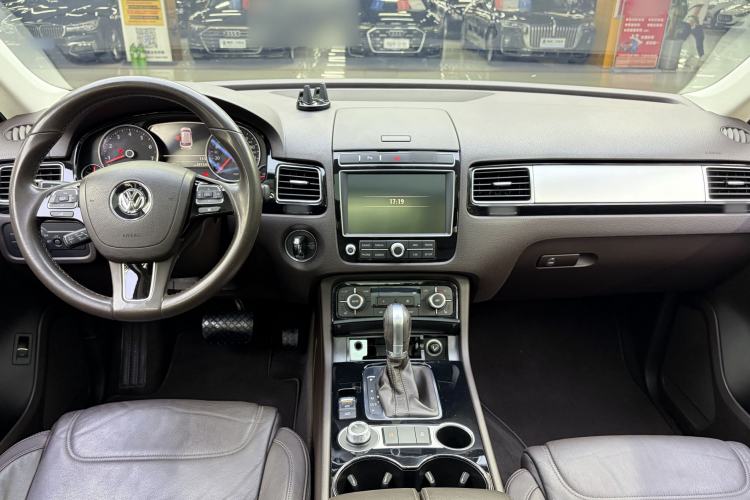 Used Volkswagen Touareg 2015 3.0 TSI Standard Model
