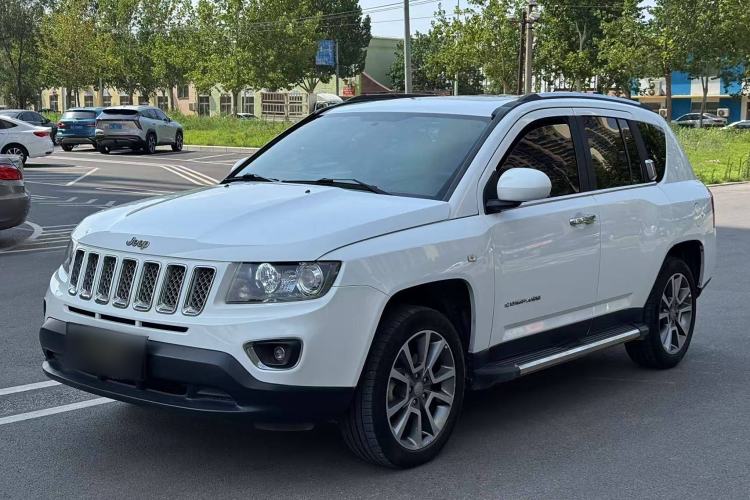 Used  Compass 2014 2.0L two-wheel drive luxury version
