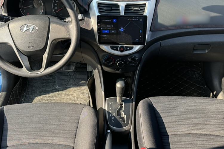 Used Hyundai Verna Ray 2014 1.4L Automatic GLX
