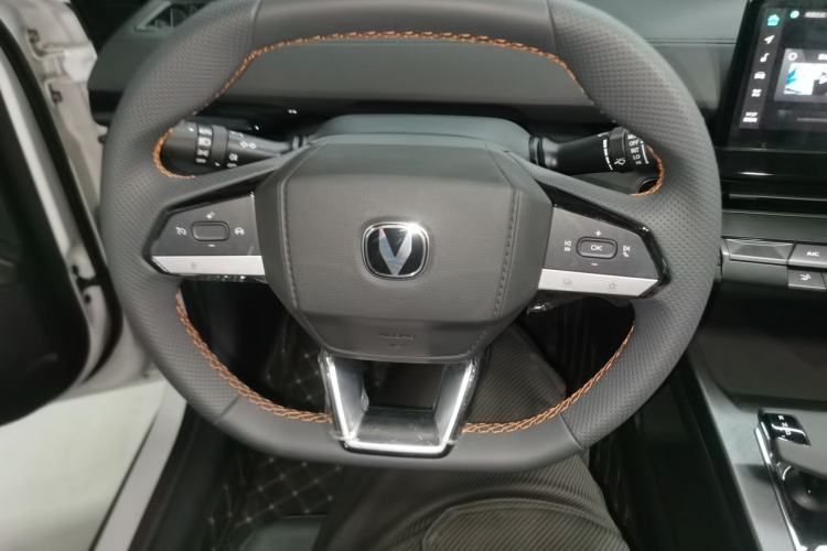 Used Changan UNI-V iDD 2023 Zhidian iDD 1.5T 113km Smart & Fun Version (Rapid Edition)
