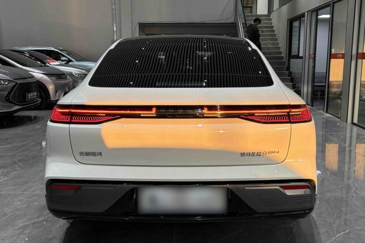 Used  Galaxy 8 2025 130km EM-i Deluxe Edition
