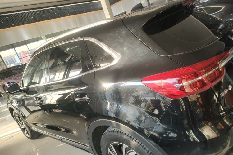 Used Hongqi HS5 2022 Revised Version 2.0T Smart Connect Flagship Edition
