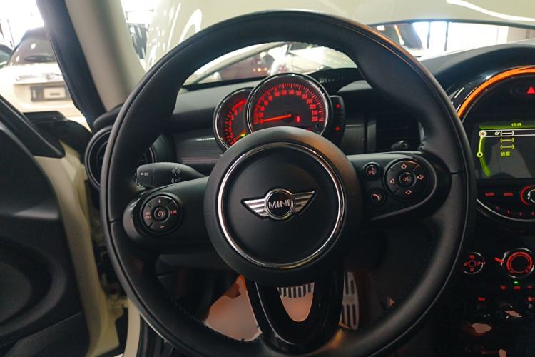 Used  MINI 2016 1.5T COOPER
