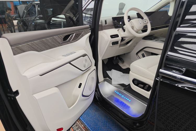 Used Wey Gaoshan 2025 Four-Wheel Drive Alpine 8