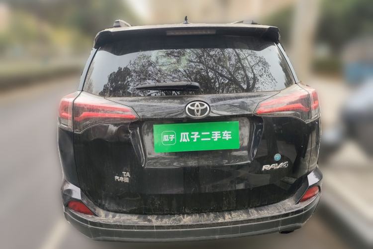 Used Toyota RAV4 2016 2.0L CVT Two-Wheel Drive Fashion Edition China V Standard
