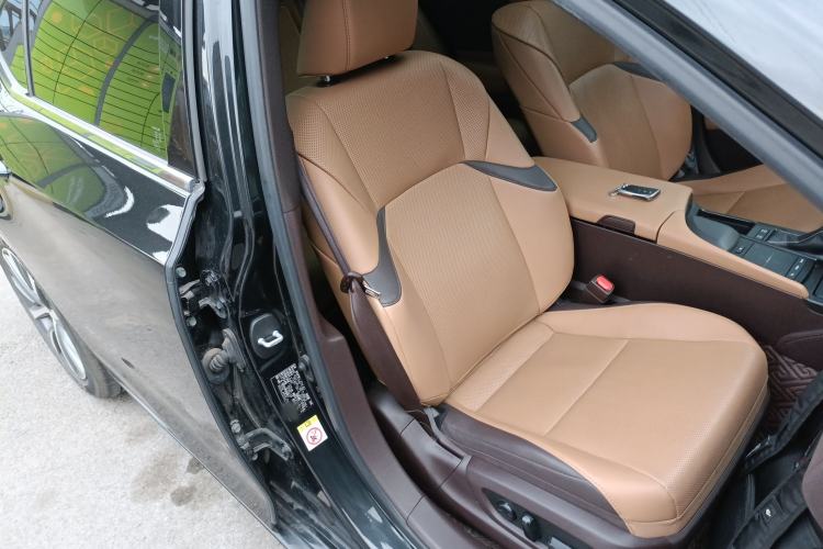 Used Lexus ES 2018 200 Excellence Edition China V Standard
