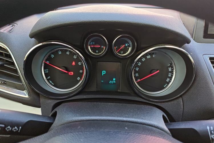 Used Buick Encore 2015 1.4T Automatic Two-Wheel Drive Urban Elite Version
