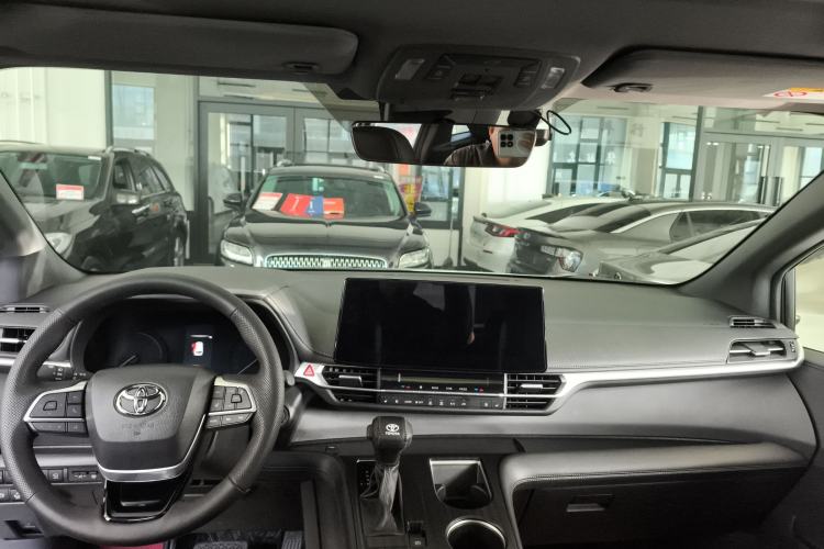 Used Toyota Sienna 2024 2.5L Hybrid Four-Wheel Drive Prestige Edition