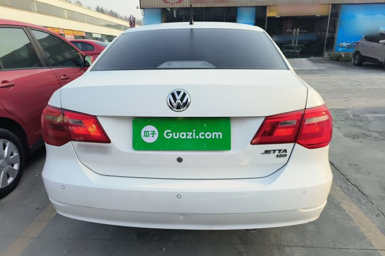 Used Volkswagen Jetta 2015 Value Edition 1.6L Manual Fashionable Style
