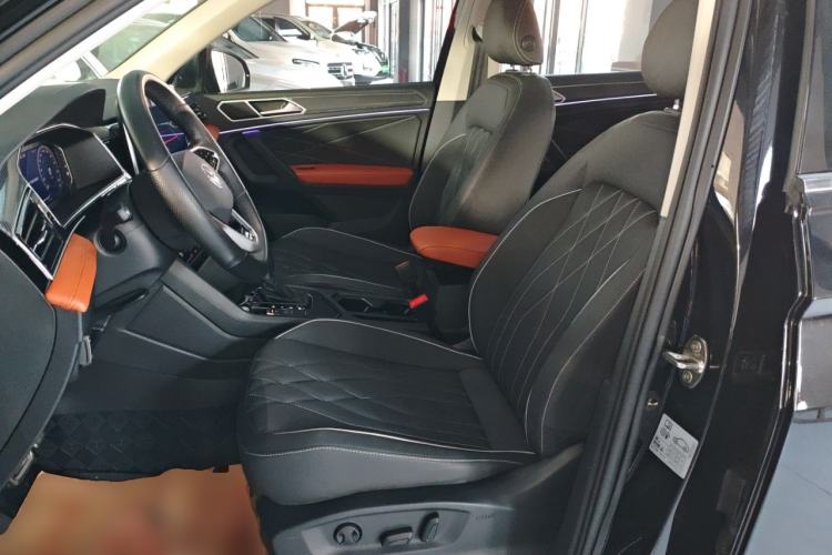 Used Volkswagen Tiguan L 2023 330TSI Automatic Two-Wheel Drive R-Line Enjoyment Edition
