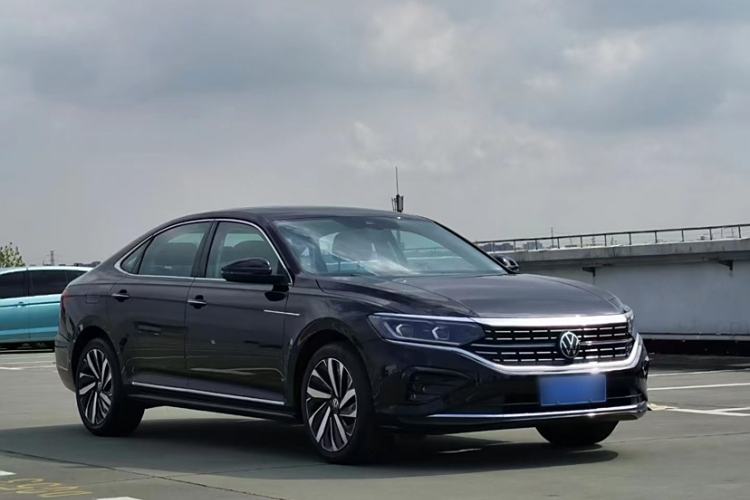 Used Volkswagen Passat 2023 380TSI Flagship Edition
