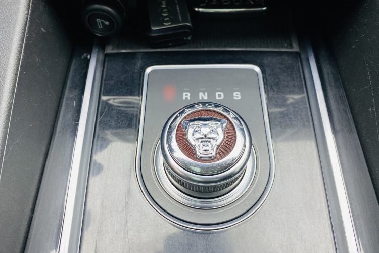 Used Jaguar F-PACE 2018 2.0T Four-Wheel Drive Urban Luxury Edition