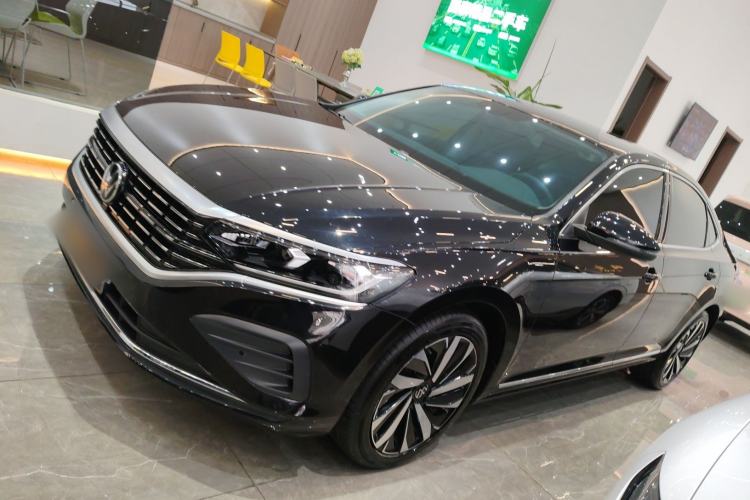 Used Volkswagen Passat 2025 Premium Version 380TSI Dragon Edition
