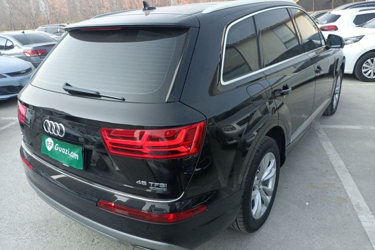Used Audi Q7 2019 45 TFSI Comfort Model
