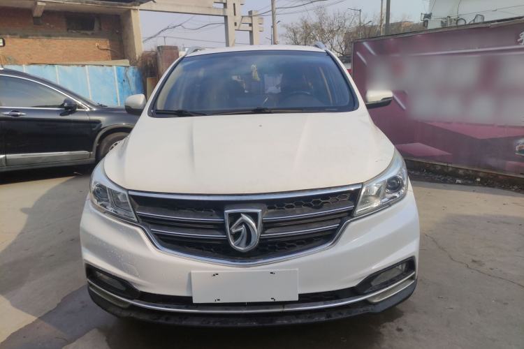 Used Baojun 730 2017 1.5T Manual Fashion Version 7 Seats China V Emission Standard
