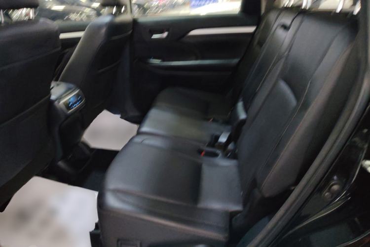 Used Toyota Highlander 2018 2.0T Four-Wheel Drive Luxury Edition 7 Seats China V Emission Standard
