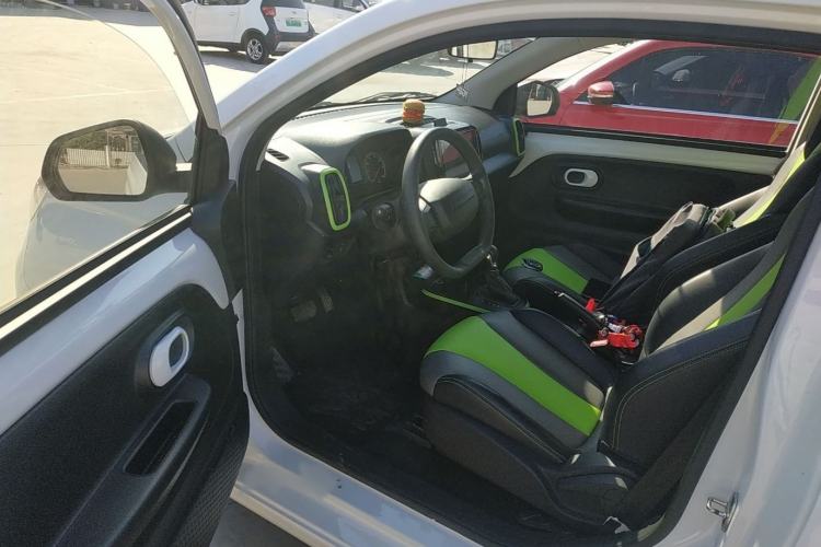 Used Roewe Clever 2021 302 km New Four-Seater Super-Efficient Version
