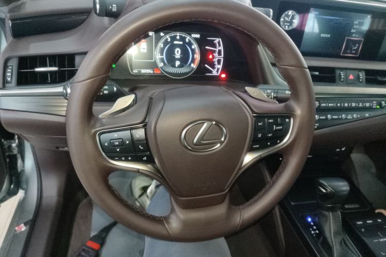 Used Lexus ES 2020 200 Excellence Edition

