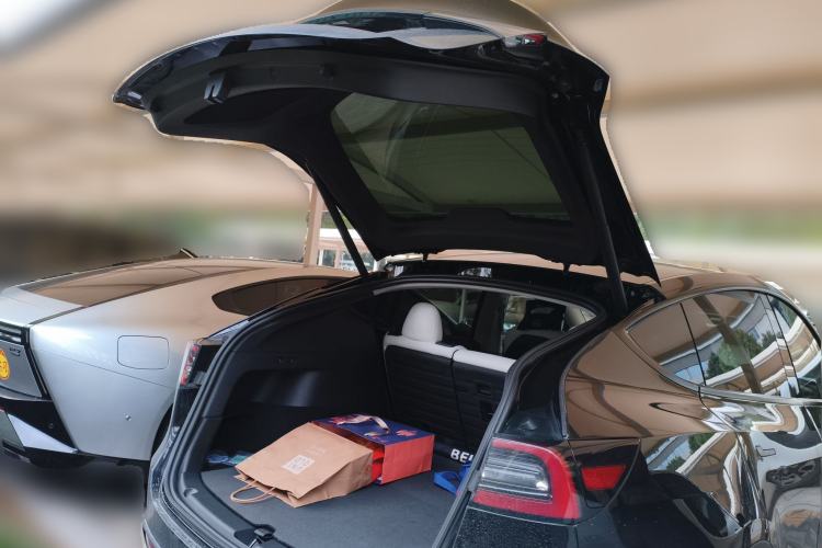 Used Tesla Model Y 2021 Long-Range All-Wheel-Drive Version