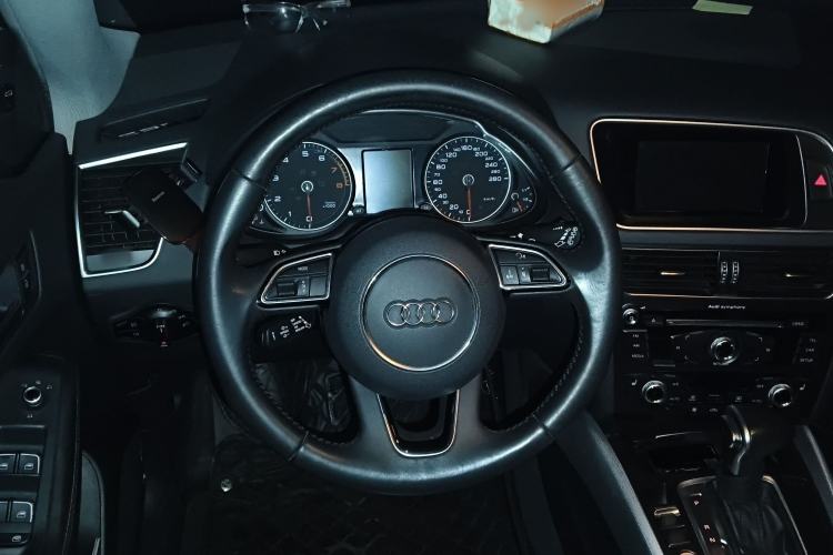 Used Audi Q5 2018 Collector's Edition 40 TFSI Technology Model
