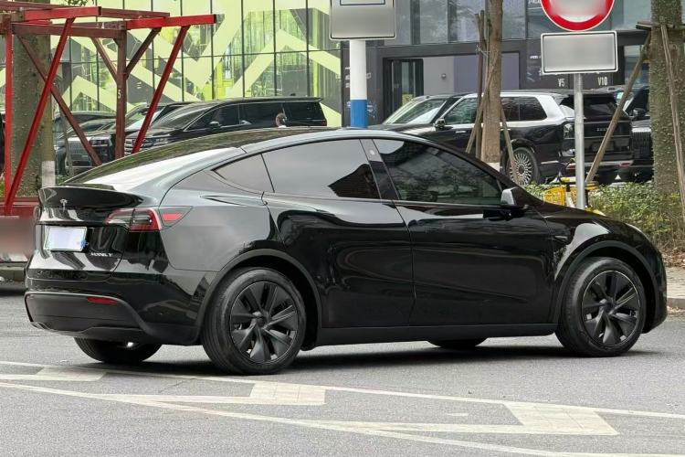 Used Tesla Model Y 2023 Rear-Wheel-Drive Version