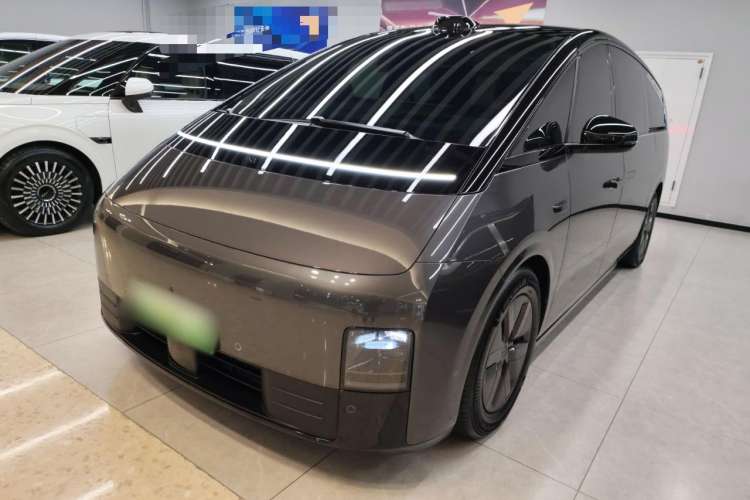 Used Li Auto MEGA 2024 Ultra Model
