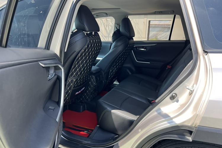 Used Toyota Wildlander 2022 2.0L CVT Two-Wheel Drive Luxury PLUS Edition
