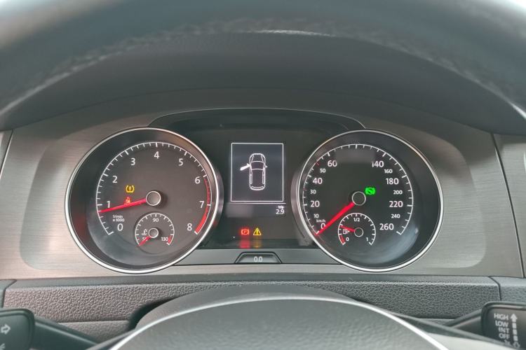 Used Volkswagen Golf 2016 230TSI Automatic Luxury Version
