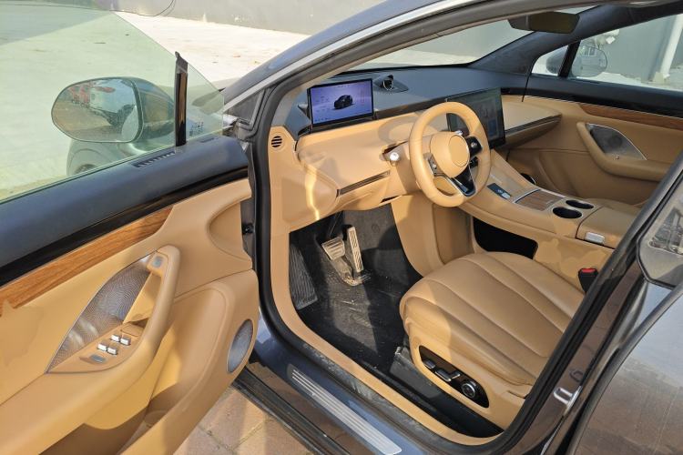 Used Hima Luxeed R7 2024 All-Electric 736 km Ultra
