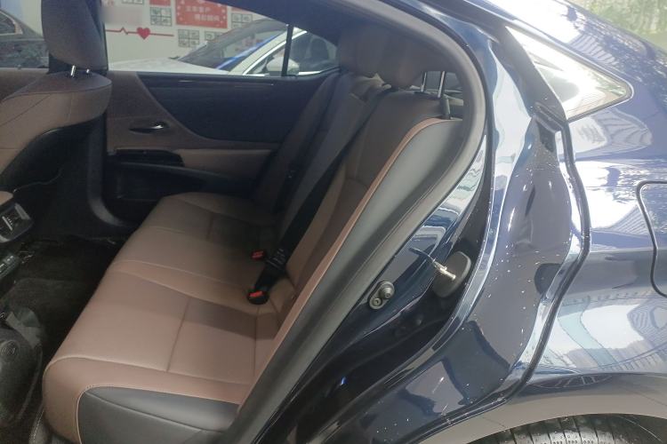 Used Lexus ES 2023 200 Excellence Edition