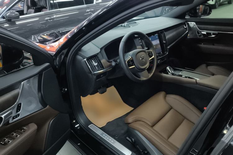 Used Volvo S90 2025 B5 Zhiya Luxury Edition